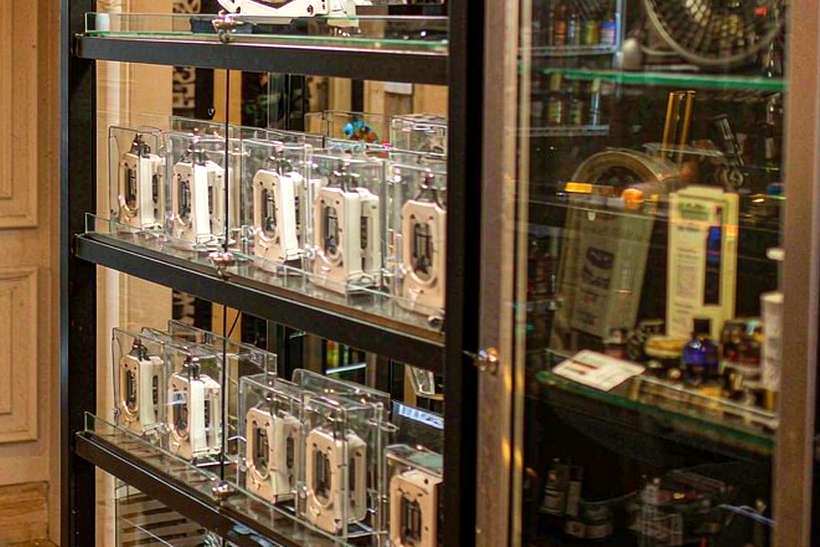 Buyer's Guide to Nicotine e-liquid — bulk case